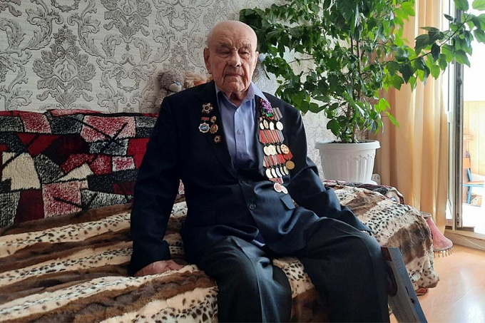 В Бурятии ветеран Второй мировой войны отмечает юбилей