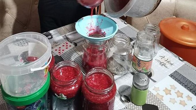Жителям Бурятии рассказали, как защититься от ботулизма