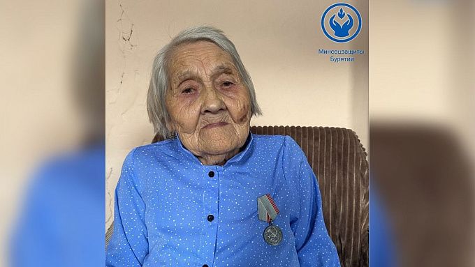 Ветеран труда из Бурятии отмечает 90-летний юбилей