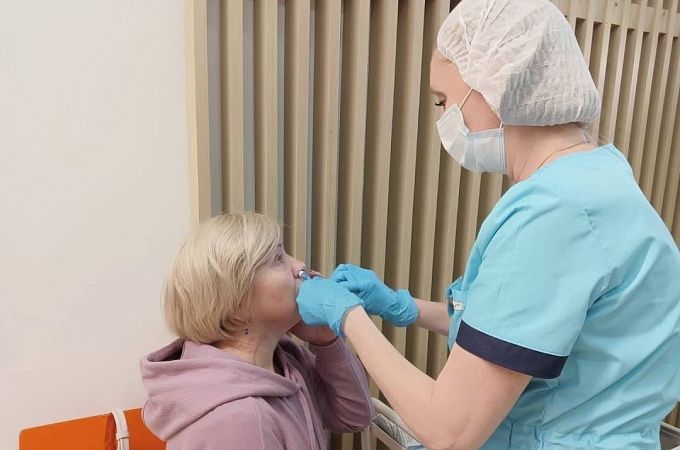 В Бурятии вакцина от коронавируса теперь доступна в форме спрея в нос