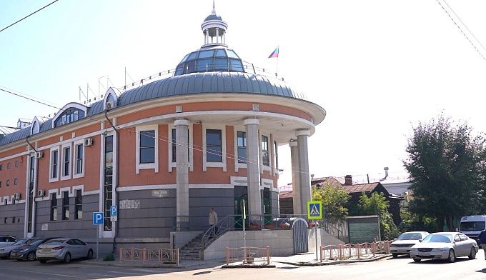 Иностранца обвиняют в даче взятки в полмиллиона рублей в Улан-Удэ