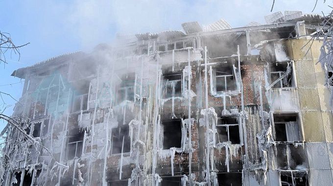 Пожар в торговом центре Улан-Удэ полностью ликвидировали. ФОТОРЕПОРТАЖ